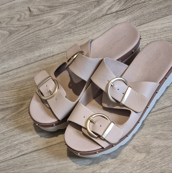 Women's Beige Platform Sandals Chinese Laundry - Picture 5 of 11